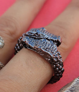 Two dragon heads ring