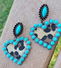 Load image into Gallery viewer, Turquoise earrings
