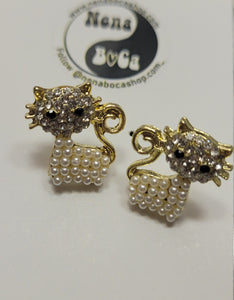 Cat studs