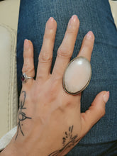 Load image into Gallery viewer, Rose quartz ring
