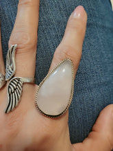 Load image into Gallery viewer, Rose quartz ring
