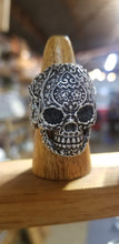 Load image into Gallery viewer, Calavera skull ring
