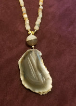 Load image into Gallery viewer, Agate necklace
