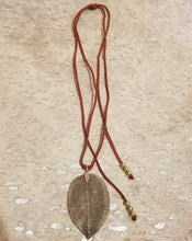 Load image into Gallery viewer, Metal natural leave necklace
