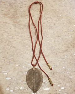 Metal natural leave necklace