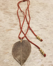 Load image into Gallery viewer, Metal natural leave necklace
