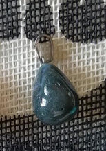 Load image into Gallery viewer, Drop quartz necklace
