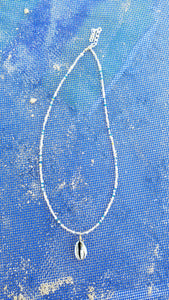 Metallic shell necklace