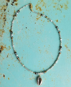 Metallic shell necklace