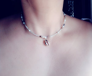 Metallic shell necklace