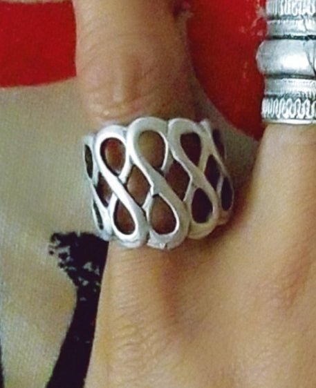 Infinity ring