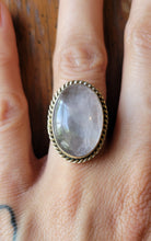 Load image into Gallery viewer, Rose quartz ring
