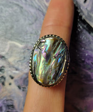 Load image into Gallery viewer, Abalone shell ring
