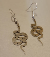 Load image into Gallery viewer, Snake earrings
