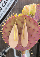 Load image into Gallery viewer, Oval leather earrings
