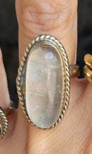 Load image into Gallery viewer, Clear quartz ring
