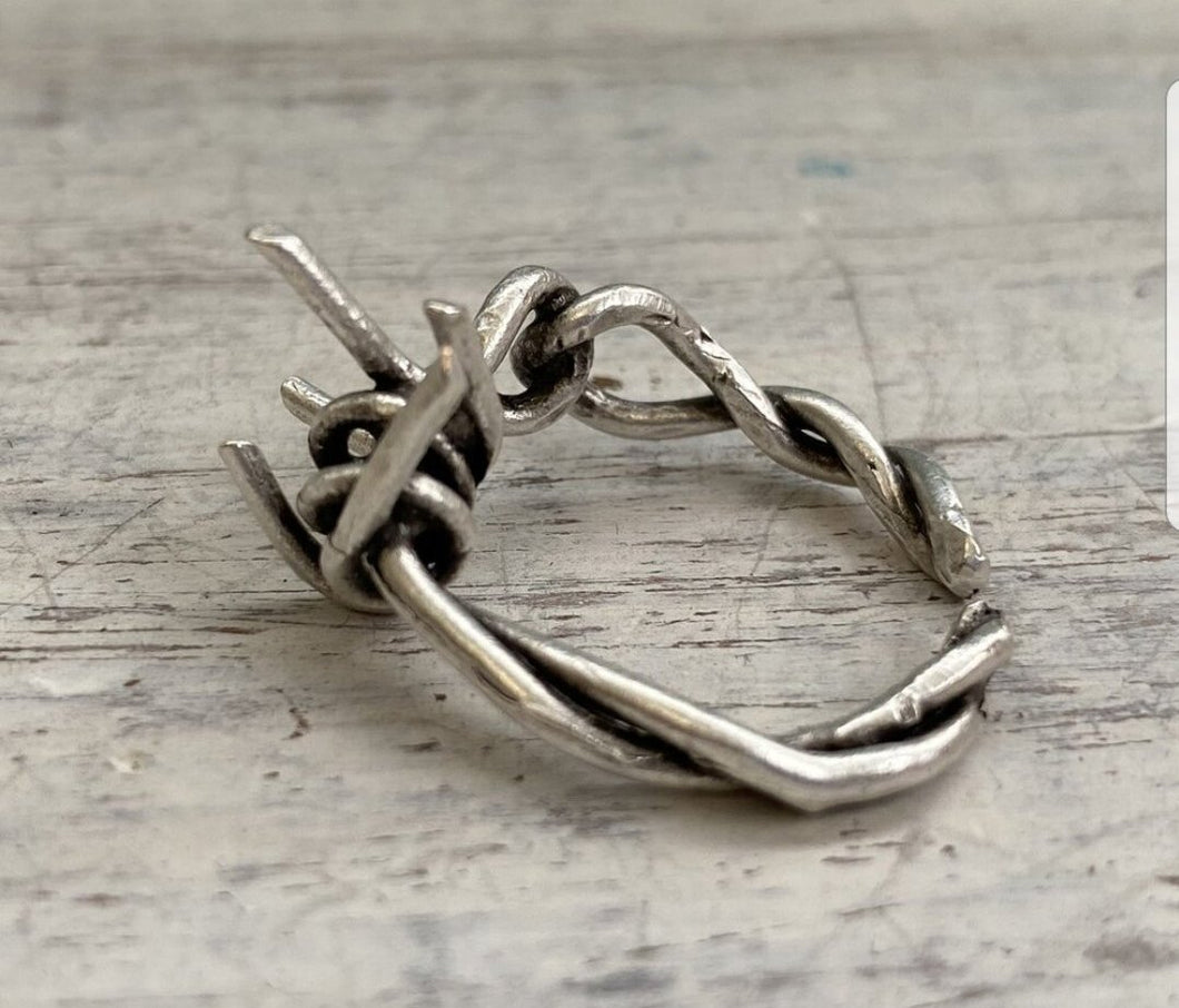 Barbed wire ring