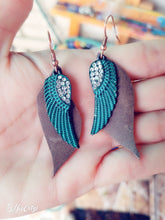 Load image into Gallery viewer, Fly away with me earrings
