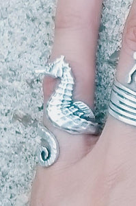 Seahorse ring